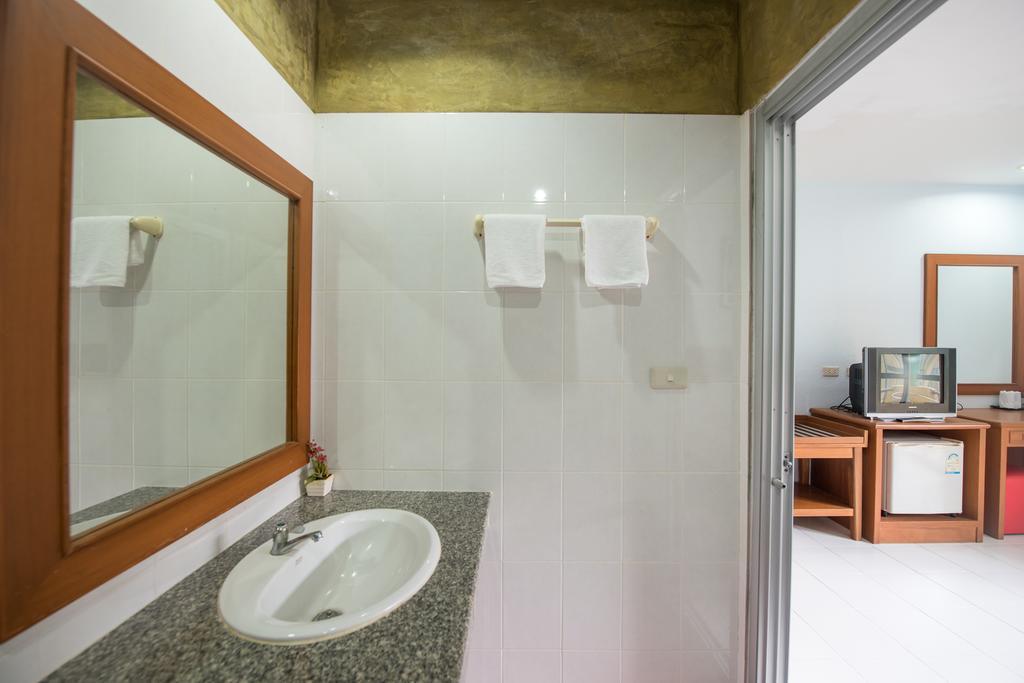 Simply Hotel หาดกะตะ ภายนอก รูปภาพ